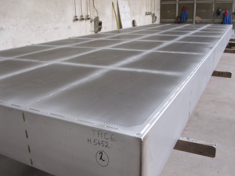 Hochwertige Abgaskulissen aus Edelstahl 1.4571 gefertigt. Bestückung Abgasschalldaempfer mit temperatur-beständigen Kulissen über 600°C.